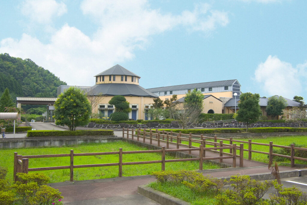 故郷木城町の風景で、町の温泉のある所から描いてみました
